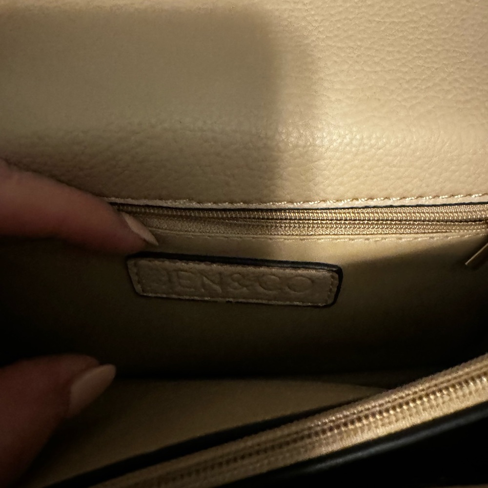 Purse - Picture 2 of 5